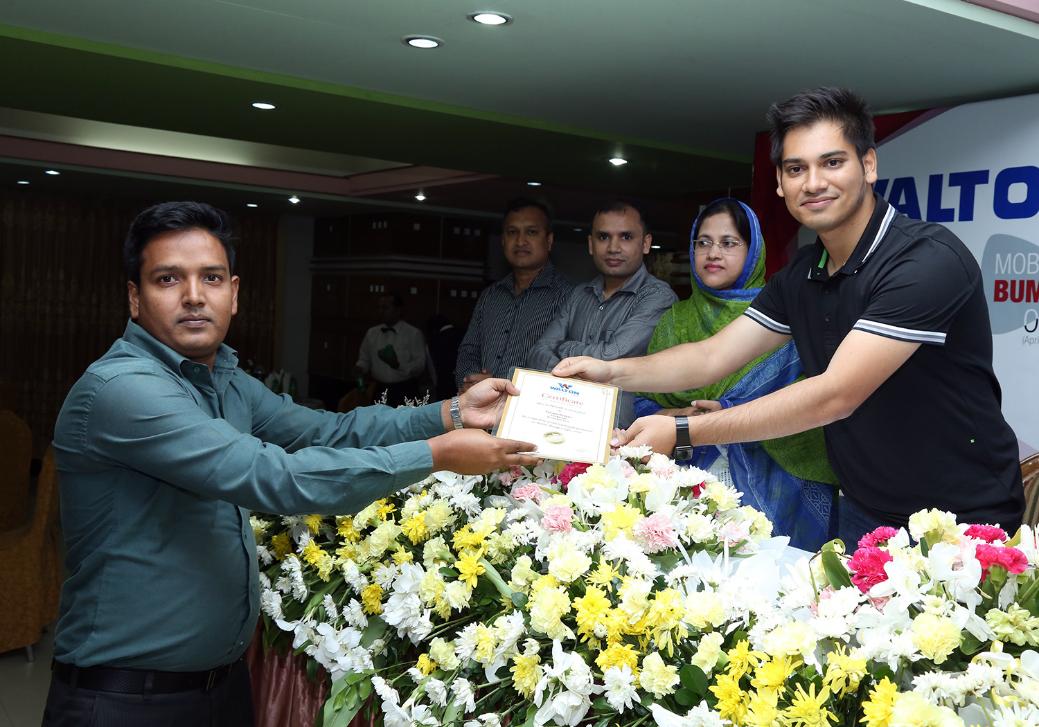 Receiving Best Area Manager Certificate-2014